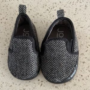 Joe Fresh Grey & Black Herringbone Crib Shoes